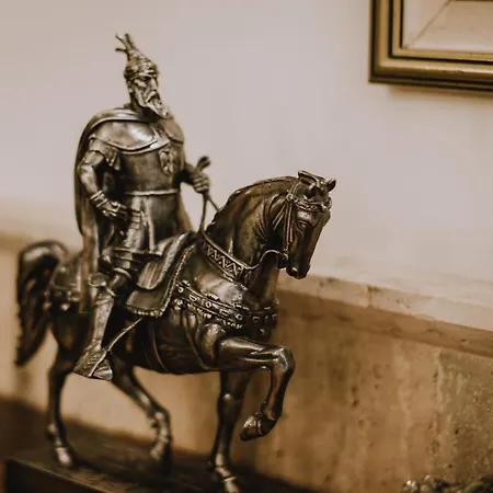 アパート Db ティラナ